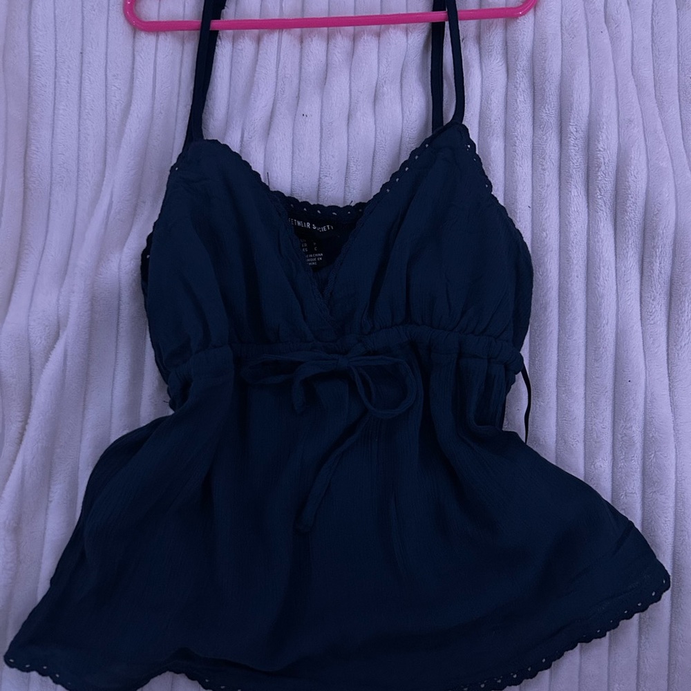 Charlotte Russe Flowy Topped